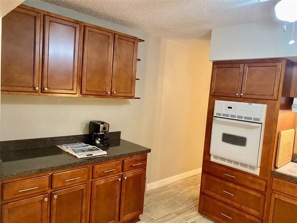 For Sale: $167,500 (2 beds, 2 baths, 1100 Square Feet)