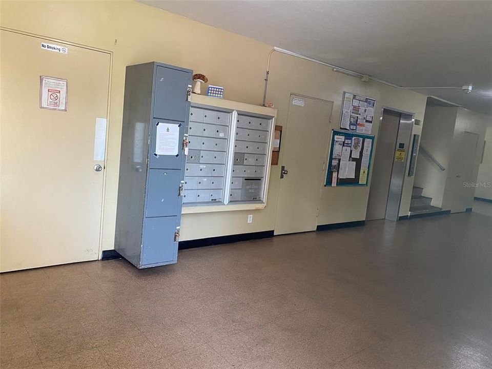 For Sale: $167,500 (2 beds, 2 baths, 1100 Square Feet)