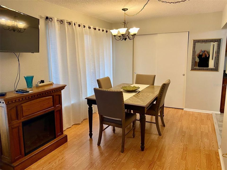 For Sale: $167,500 (2 beds, 2 baths, 1100 Square Feet)