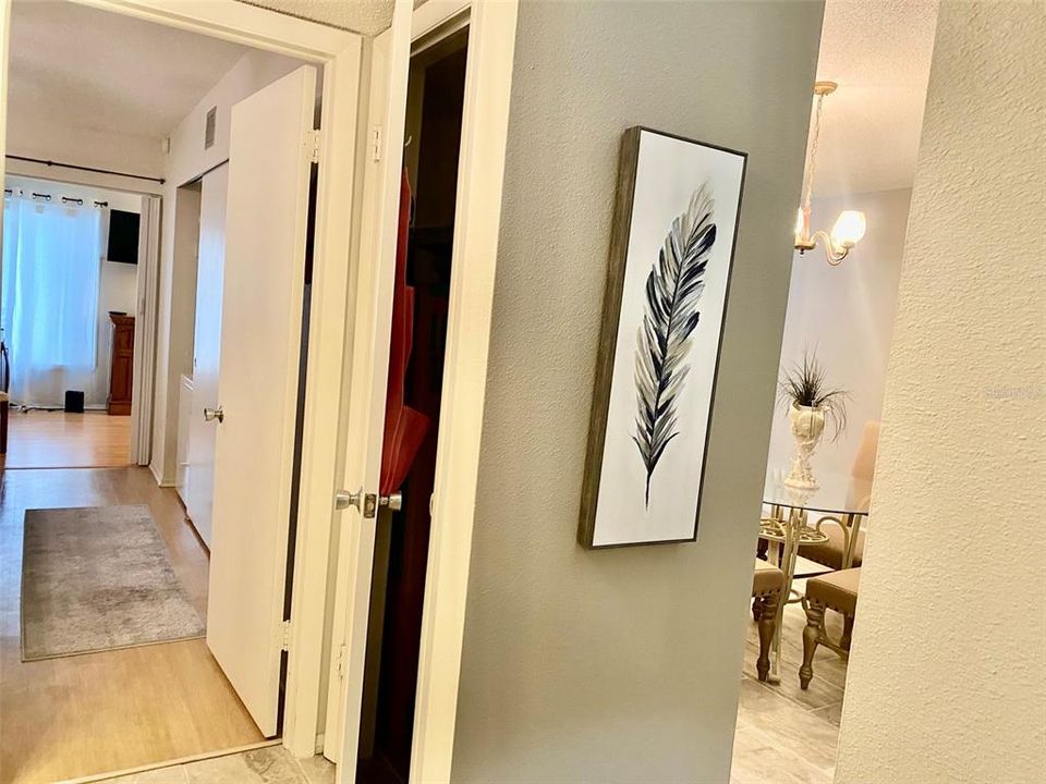 For Sale: $167,500 (2 beds, 2 baths, 1100 Square Feet)