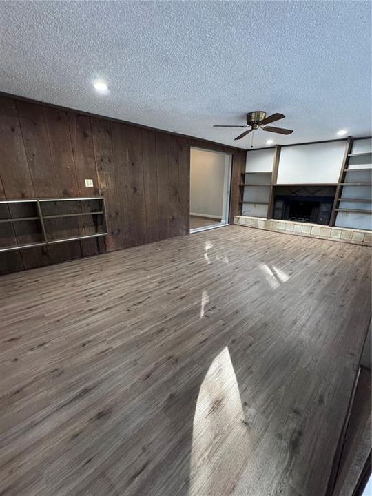 For Rent: $2,400 (2 beds, 2 baths, 1300 Square Feet)