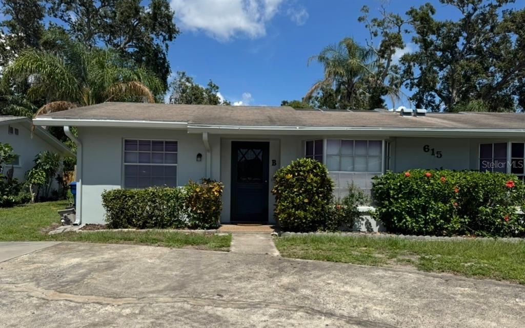 For Rent: $2,400 (2 beds, 2 baths, 1300 Square Feet)