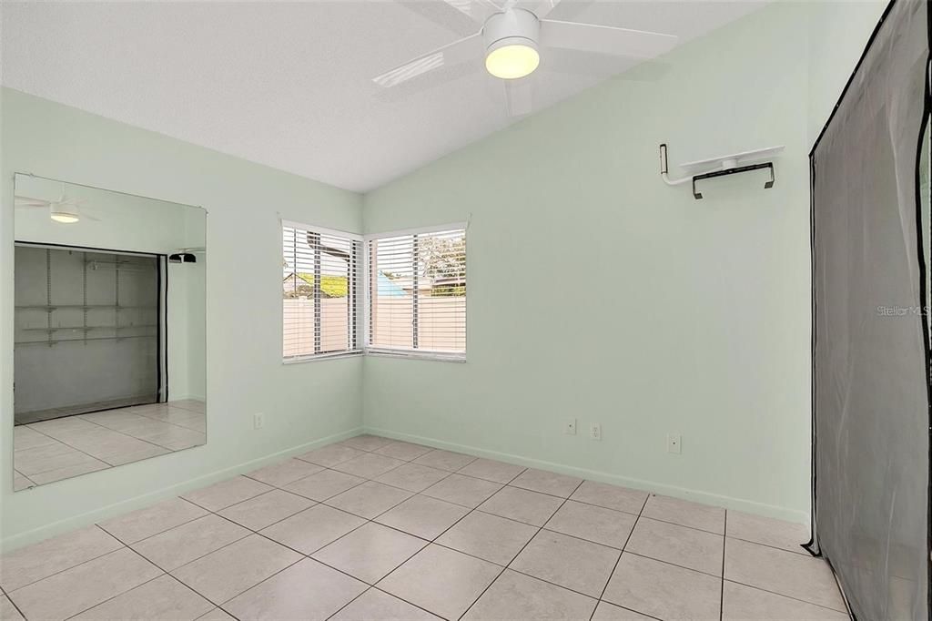 For Rent: $1,675 (2 beds, 2 baths, 920 Square Feet)