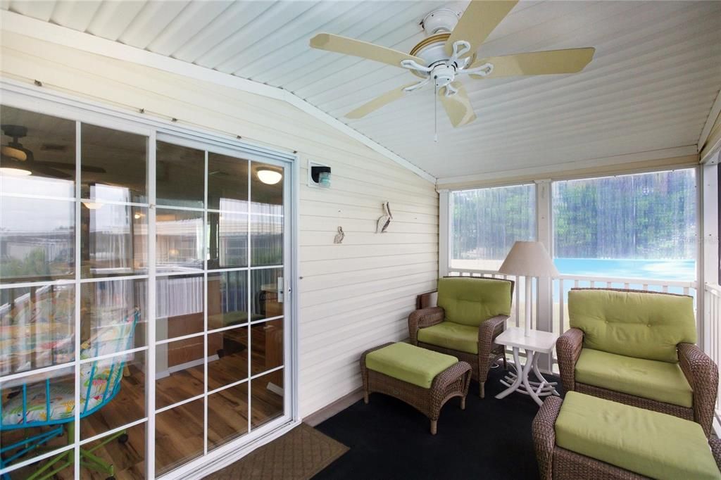 На продажу: $165,000 (2 спален, 2 ванн, 960 Квадратных фут)