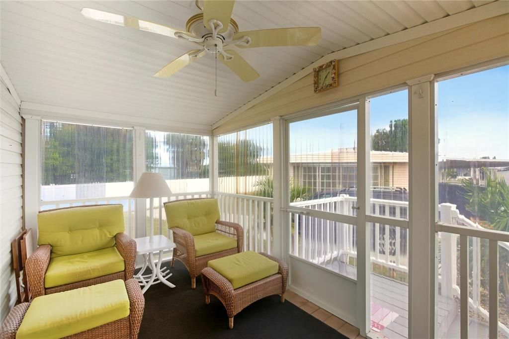 На продажу: $165,000 (2 спален, 2 ванн, 960 Квадратных фут)