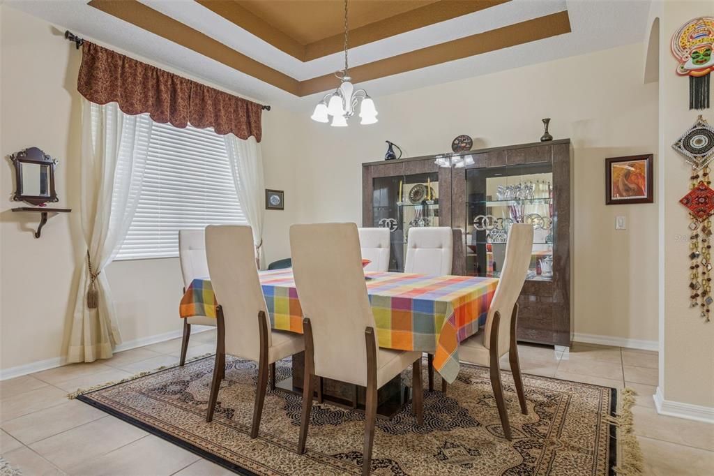 出租: $3,750 (4 贝兹, 3 浴室, 2575 平方英尺)