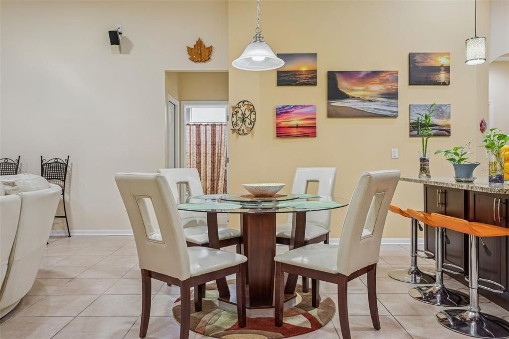 出租: $3,750 (4 贝兹, 3 浴室, 2575 平方英尺)