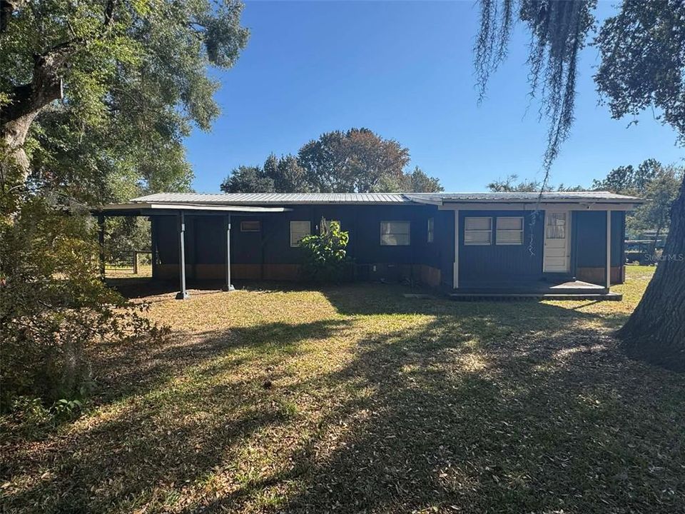 For Sale: $209,700 (2 beds, 2 baths, 884 Square Feet)