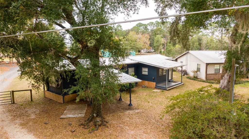 For Sale: $209,700 (2 beds, 2 baths, 884 Square Feet)