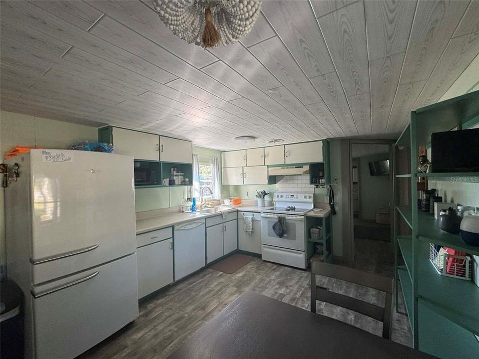 En Venta: $209,700 (2 camas, 2 baños, 884 Pies cuadrados)