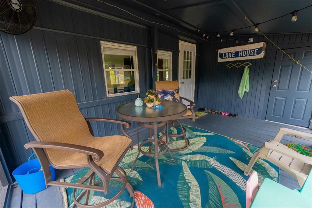 For Sale: $209,700 (2 beds, 2 baths, 884 Square Feet)