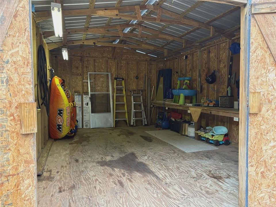 For Sale: $209,700 (2 beds, 2 baths, 884 Square Feet)