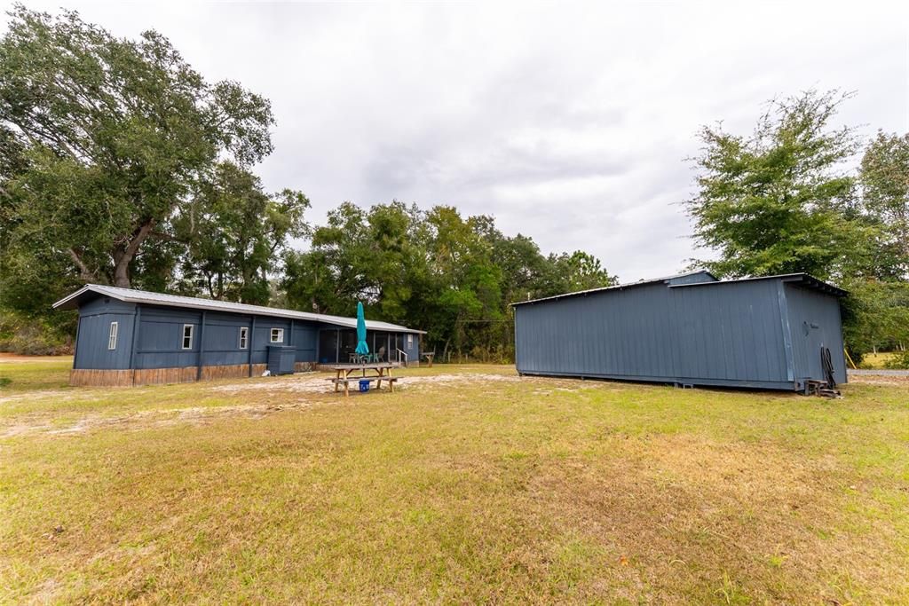 For Sale: $209,700 (2 beds, 2 baths, 884 Square Feet)