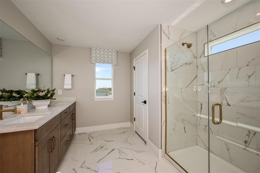 For Sale: $549,942 (4 beds, 3 baths, 2323 Square Feet)