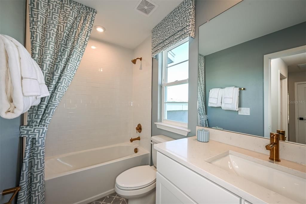 For Sale: $549,942 (4 beds, 3 baths, 2323 Square Feet)