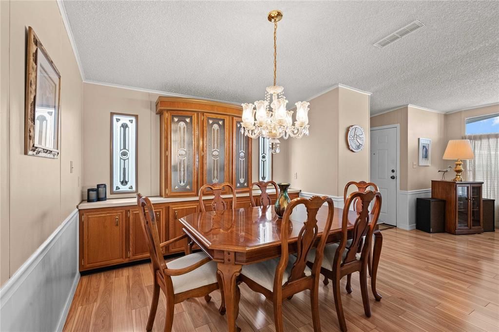 На продажу: $219,900 (2 спален, 2 ванн, 1632 Квадратных фут)