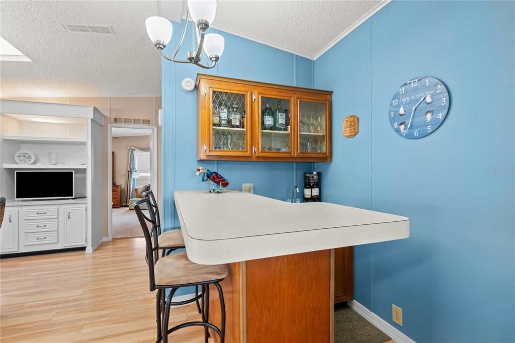 На продажу: $219,900 (2 спален, 2 ванн, 1632 Квадратных фут)