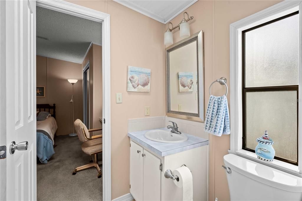 На продажу: $219,900 (2 спален, 2 ванн, 1632 Квадратных фут)