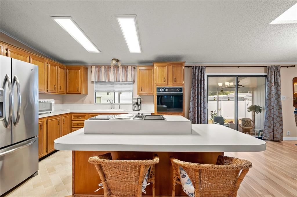 На продажу: $219,900 (2 спален, 2 ванн, 1632 Квадратных фут)