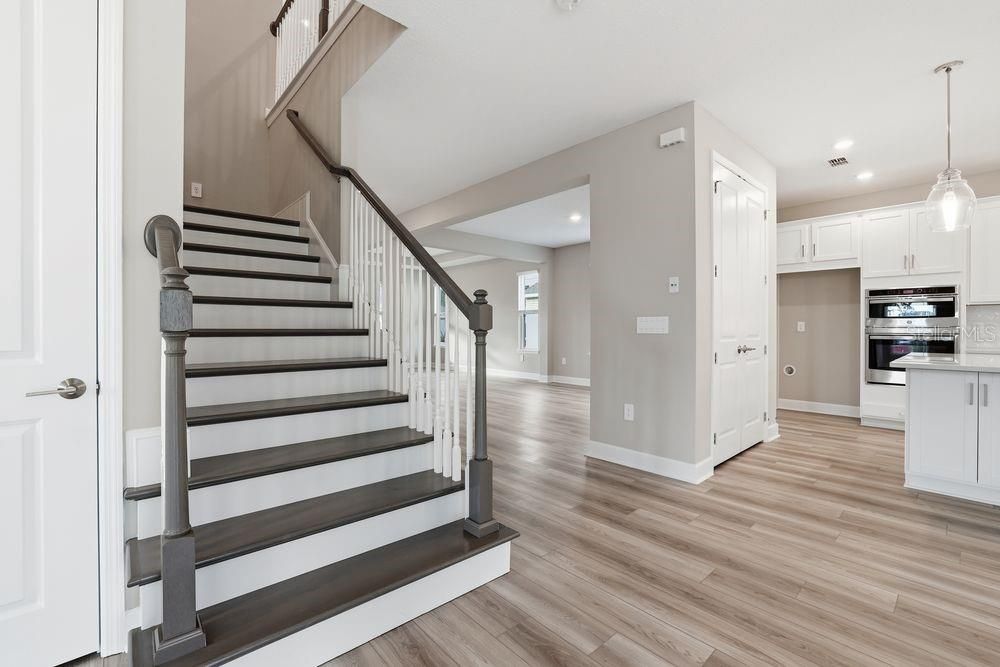 На продажу: $569,999 (4 спален, 3 ванн, 3422 Квадратных фут)