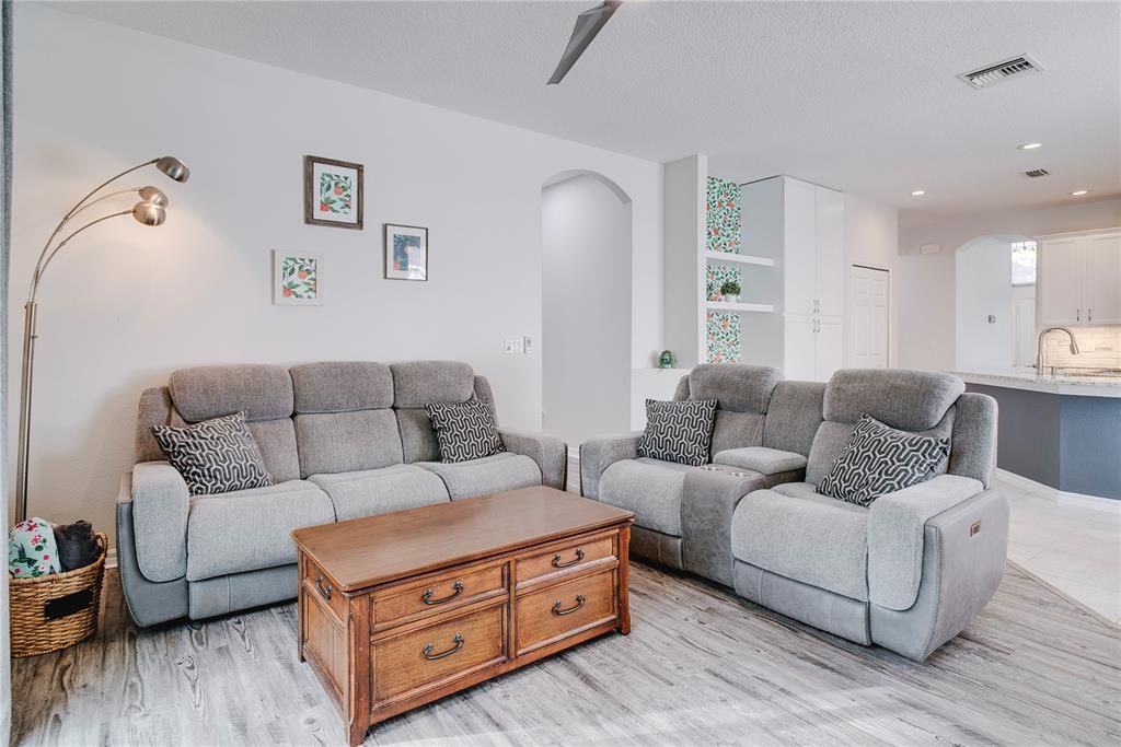 Active With Contract: $625,000 (4 beds, 2 baths, 1844 Square Feet)