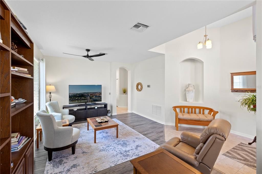 Active With Contract: $625,000 (4 beds, 2 baths, 1844 Square Feet)