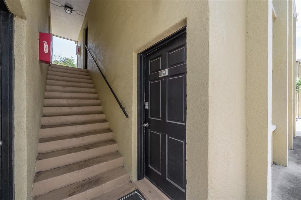 For Sale: $205,000 (1 beds, 1 baths, 702 Square Feet)