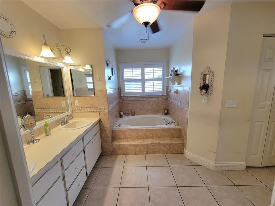 For Sale: $385,000 (3 beds, 2 baths, 2145 Square Feet)