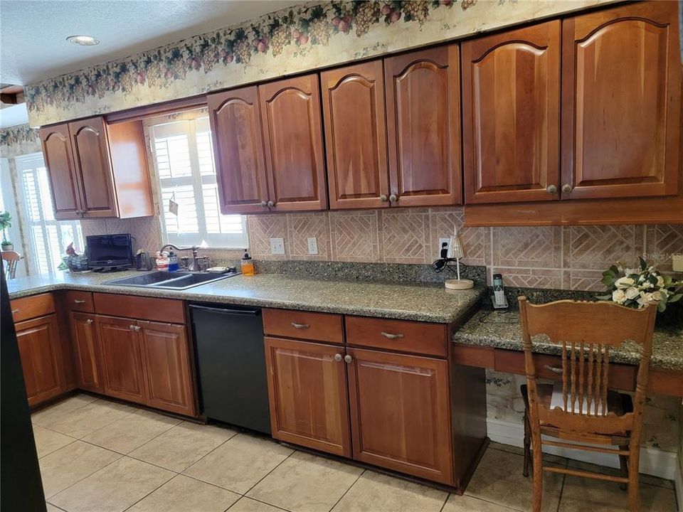 For Sale: $385,000 (3 beds, 2 baths, 2145 Square Feet)