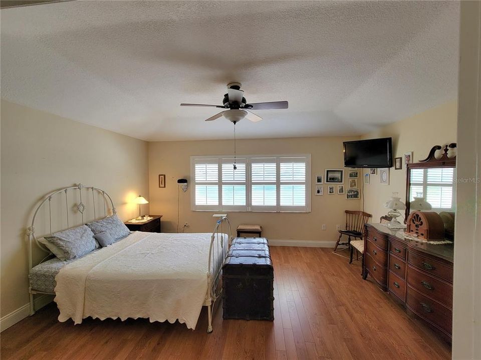 For Sale: $385,000 (3 beds, 2 baths, 2145 Square Feet)