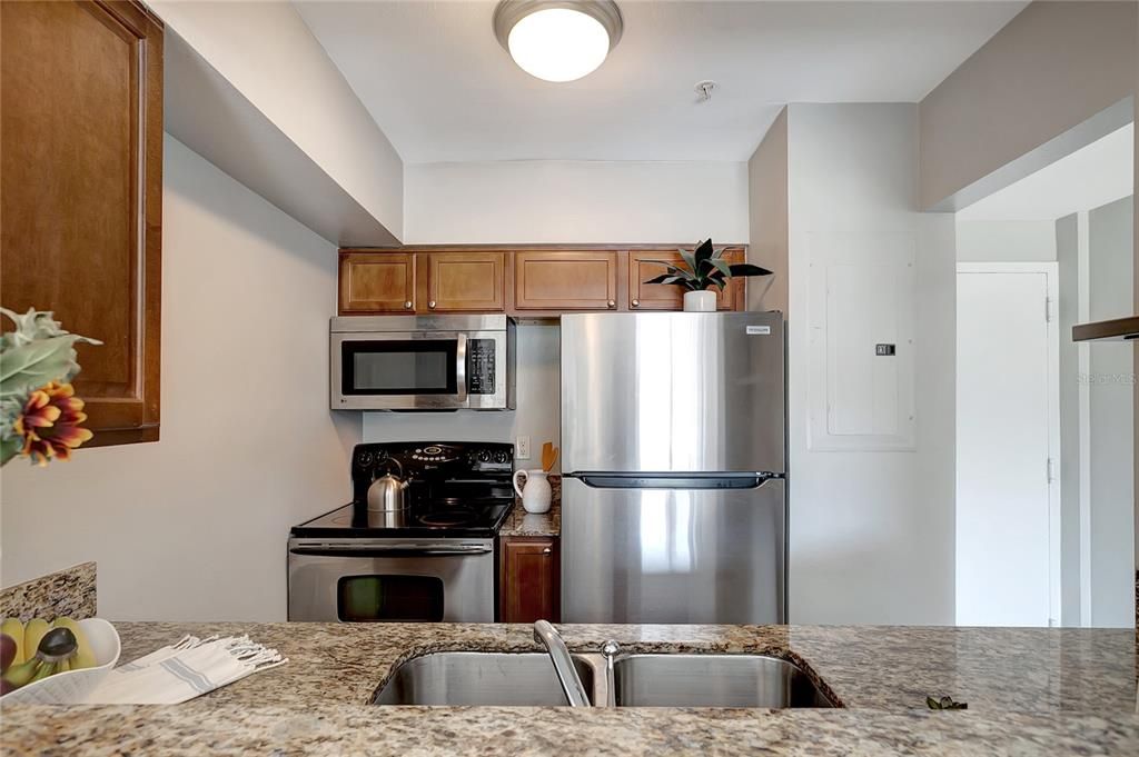 На продажу: $299,900 (2 спален, 2 ванн, 792 Квадратных фут)