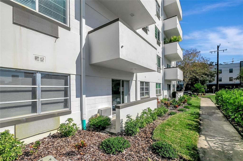 На продажу: $299,900 (2 спален, 2 ванн, 792 Квадратных фут)