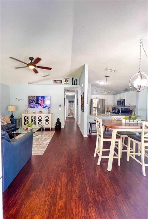 For Rent: $1,895 (3 beds, 2 baths, 1131 Square Feet)