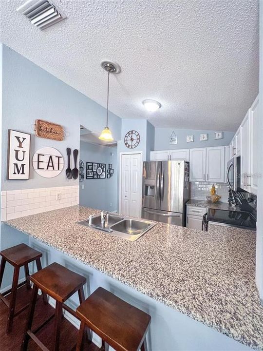 For Rent: $1,895 (3 beds, 2 baths, 1131 Square Feet)