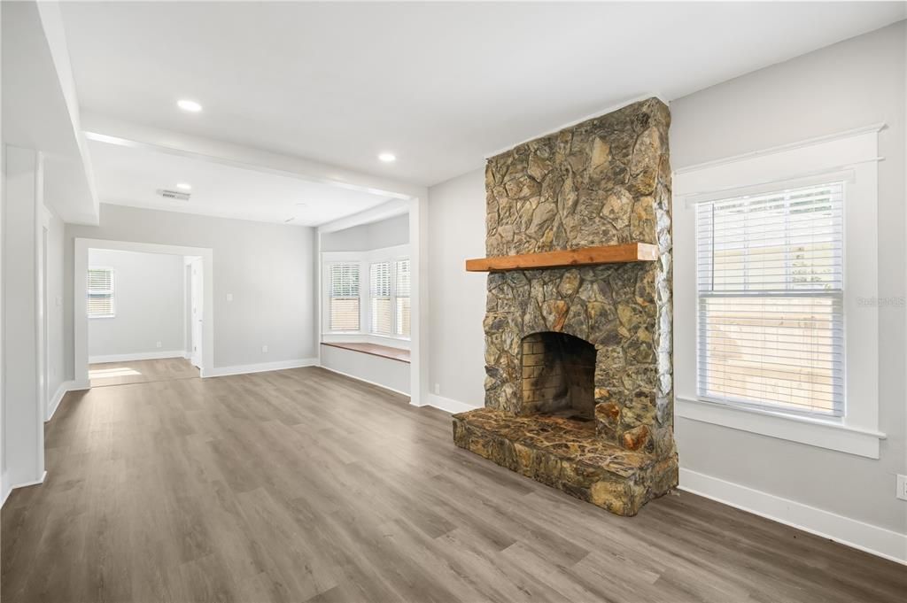 出租: $2,195 (3 贝兹, 2 浴室, 1619 平方英尺)