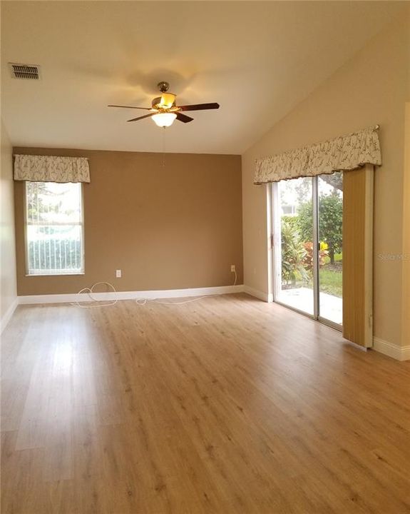 For Rent: $2,895 (3 beds, 2 baths, 1919 Square Feet)