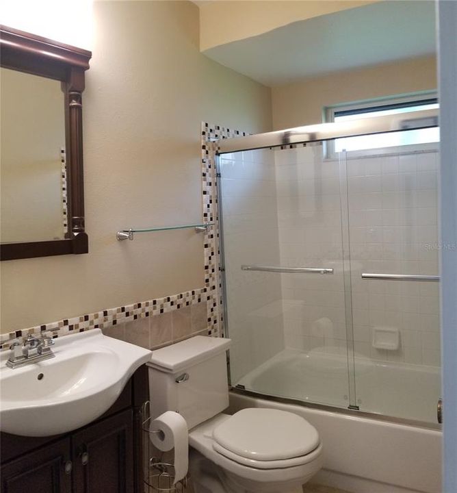 For Rent: $2,895 (3 beds, 2 baths, 1919 Square Feet)