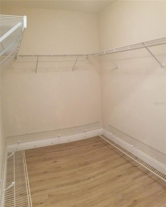 For Rent: $2,895 (3 beds, 2 baths, 1919 Square Feet)