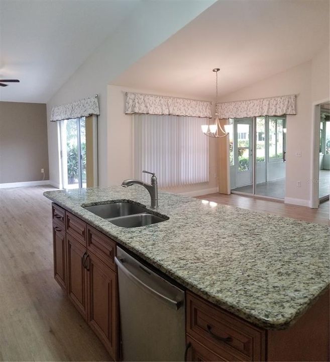 For Rent: $2,895 (3 beds, 2 baths, 1919 Square Feet)