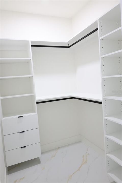 En Venta: $390,000 (4 camas, 2 baños, 1629 Pies cuadrados)