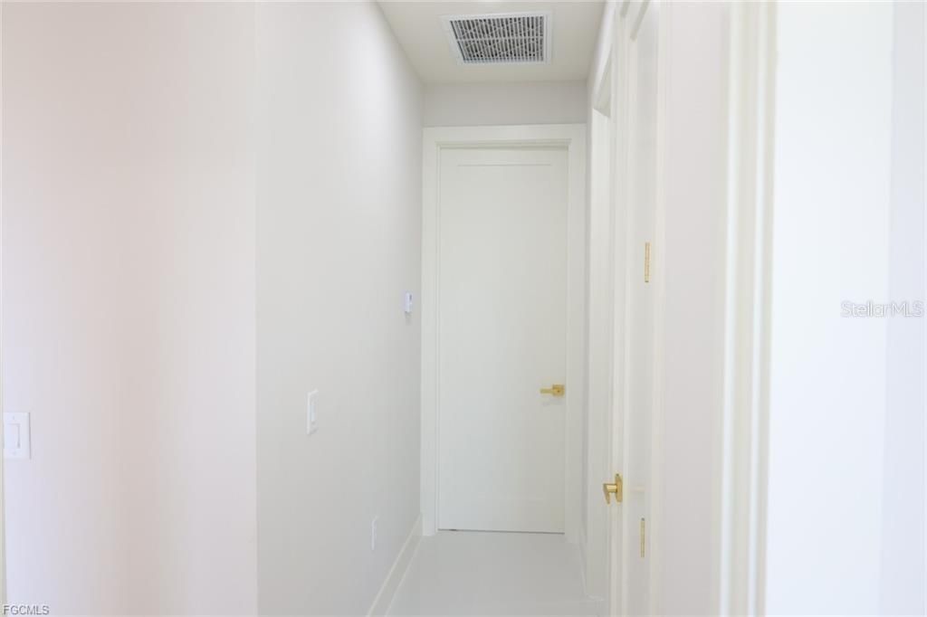 En Venta: $390,000 (4 camas, 2 baños, 1629 Pies cuadrados)