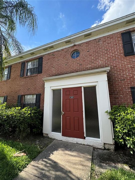 For Sale: $124,900 (2 beds, 2 baths, 970 Square Feet)