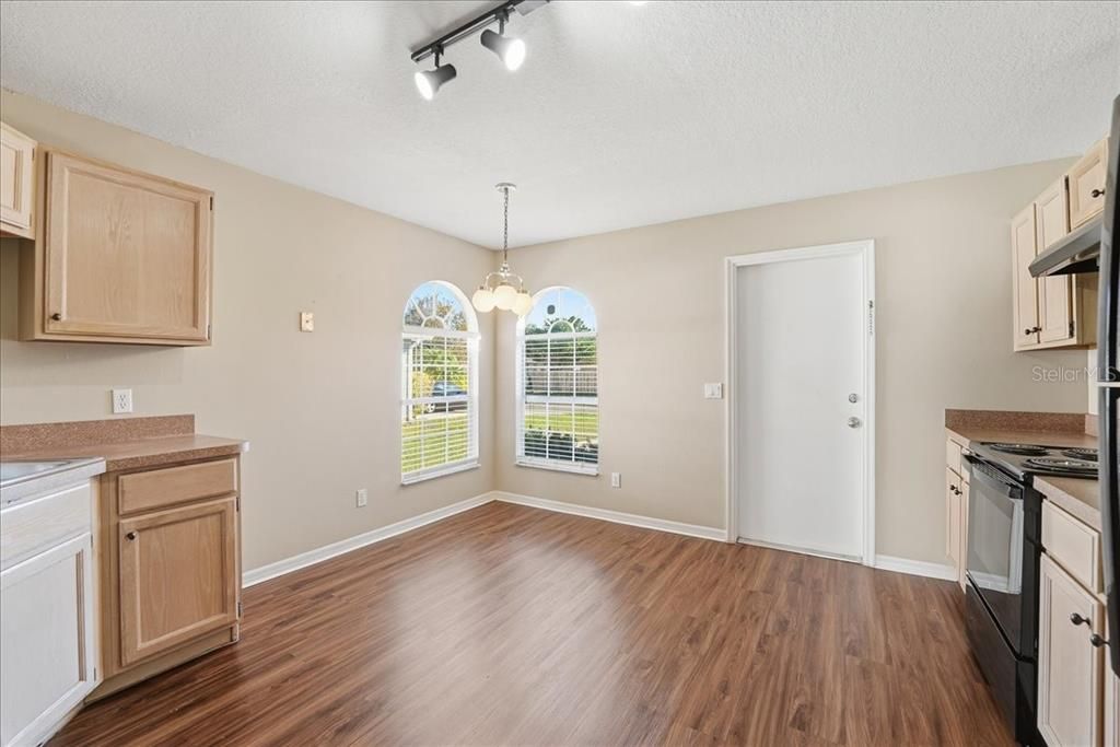 出租: $2,035 (3 贝兹, 2 浴室, 1270 平方英尺)