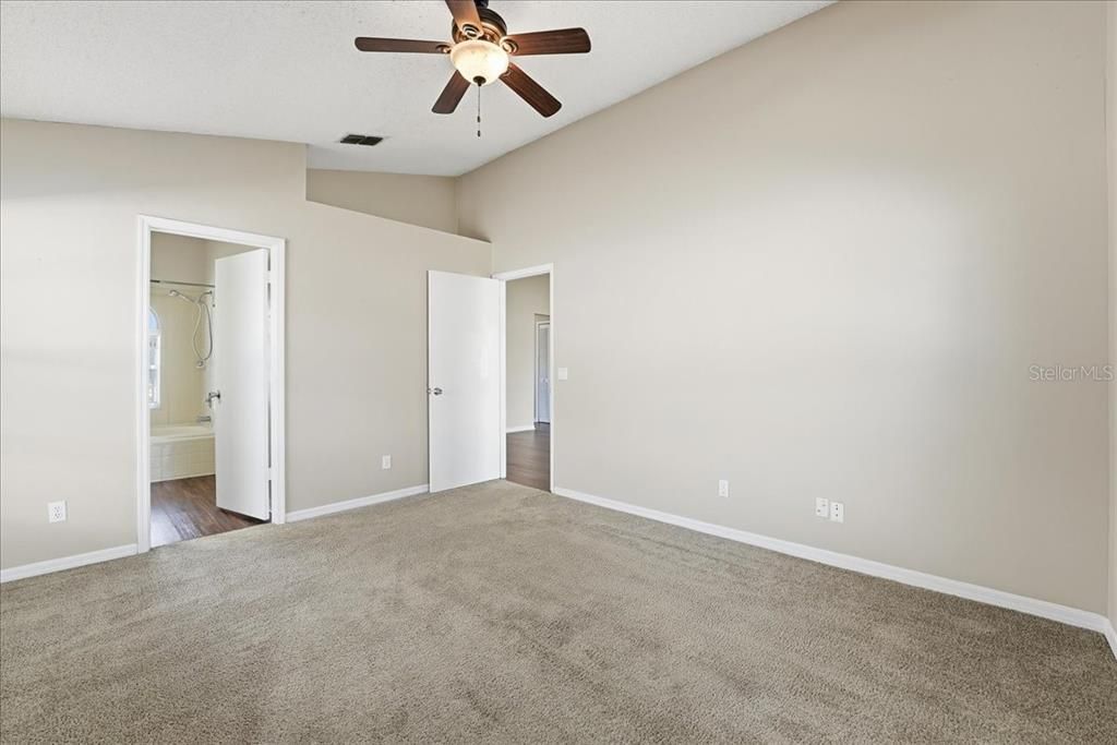 出租: $2,035 (3 贝兹, 2 浴室, 1270 平方英尺)