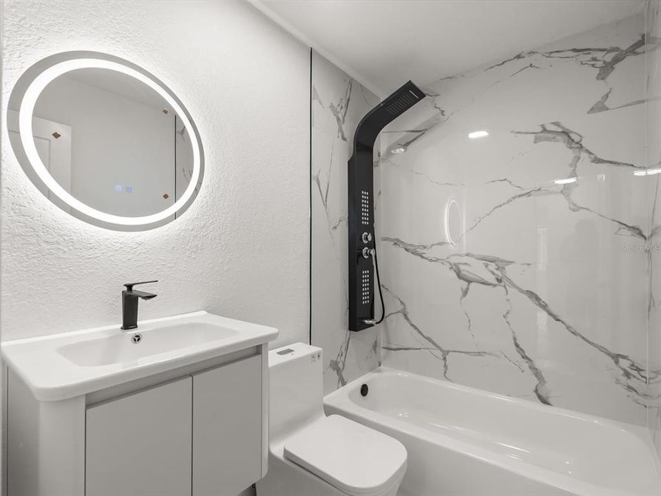 En Venta: $299,000 (3 camas, 2 baños, 1059 Pies cuadrados)