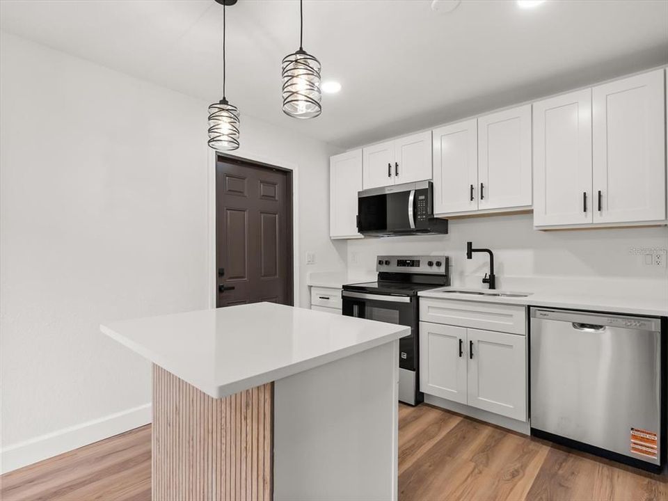 En Venta: $299,000 (3 camas, 2 baños, 1059 Pies cuadrados)