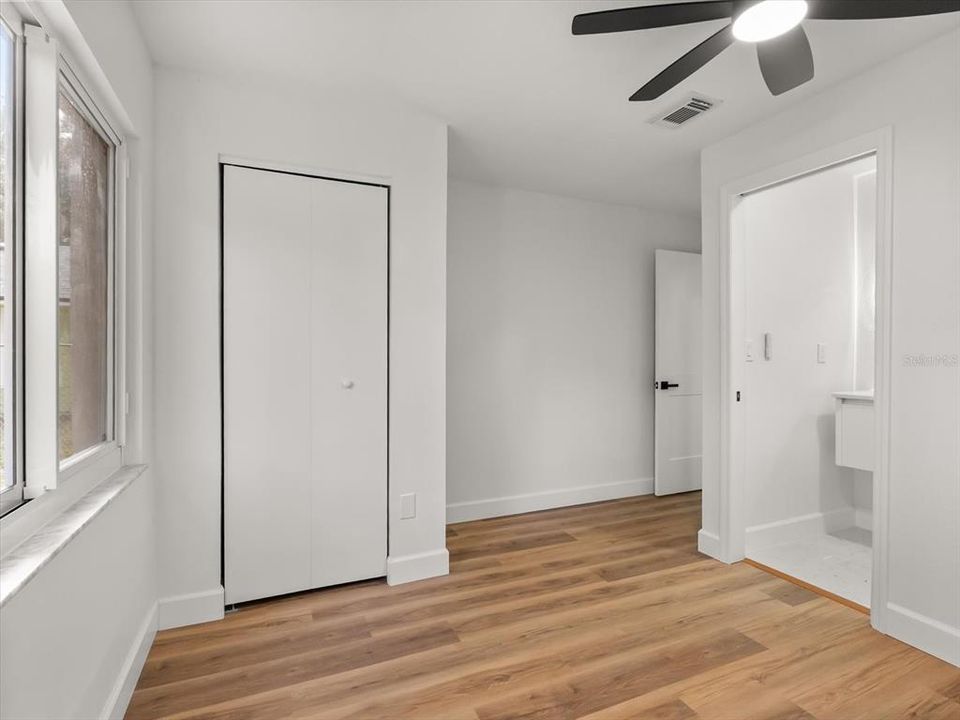 En Venta: $299,000 (3 camas, 2 baños, 1059 Pies cuadrados)