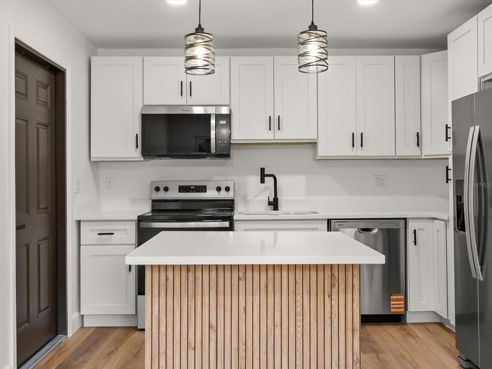 En Venta: $299,000 (3 camas, 2 baños, 1059 Pies cuadrados)