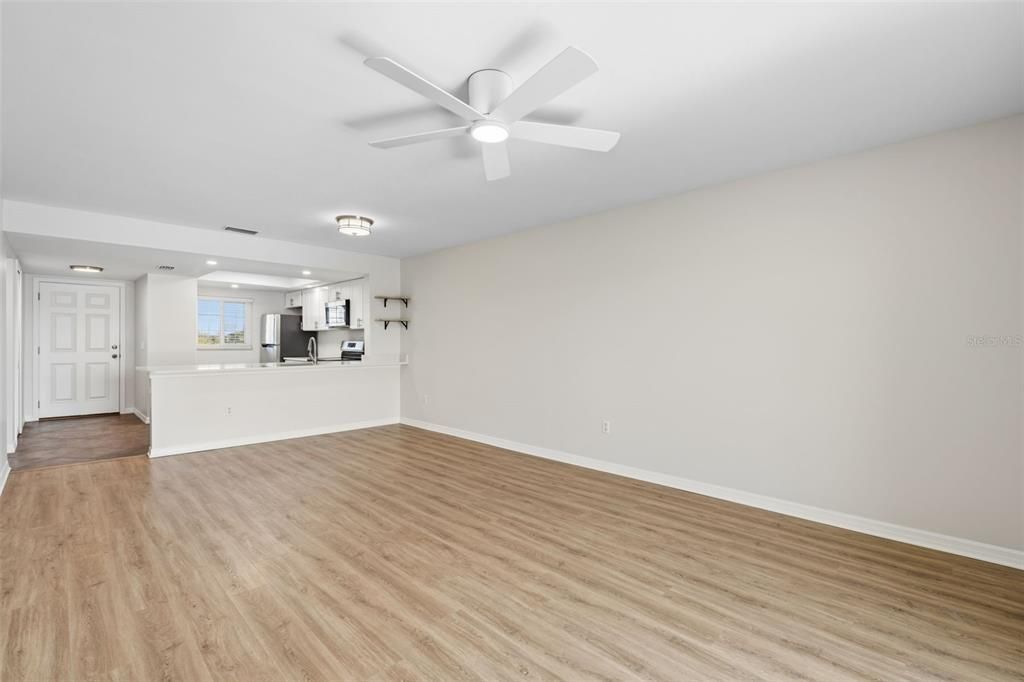 For Sale: $197,000 (2 beds, 2 baths, 1044 Square Feet)