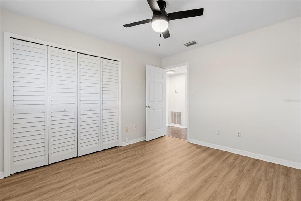 For Sale: $197,000 (2 beds, 2 baths, 1044 Square Feet)